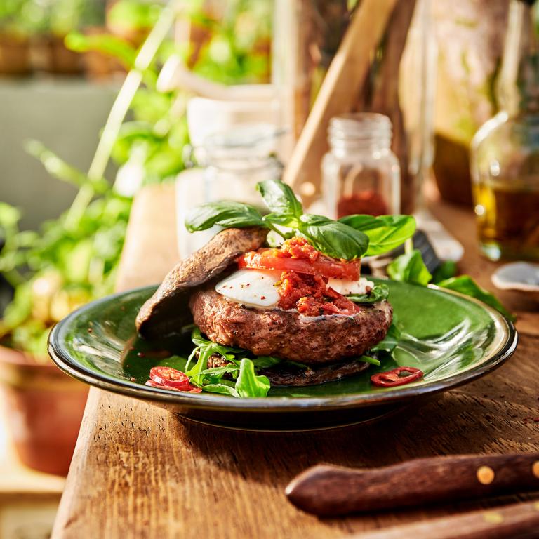 Portobello Caprese burgery Senzační Portobello pikantní „caprese“ hamburgery